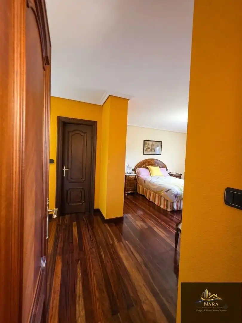 Bedroom of Houses for sale in Torrelavega   with Heating, Private garden and Parquet flooring