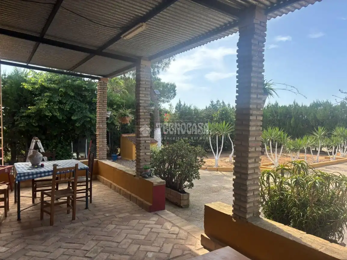 Country homes for sale in Pilas  with Private garden