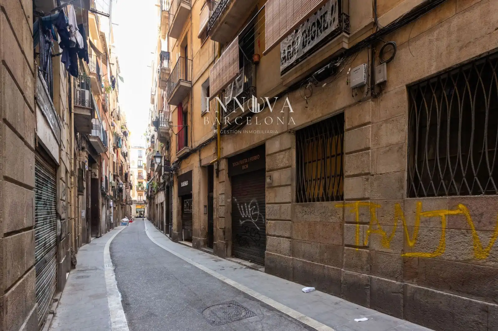 Vista exterior de Piso en venta en Barcelona con Aire acondicionado, Calefacción y Amueblado