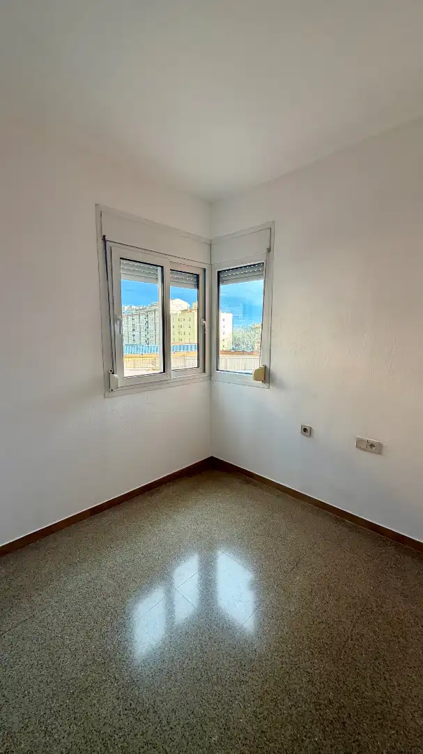 Schlafzimmer von Wohnung zum Verkauf in Figueres mit Klimaanlage, Heizung und Möbliert