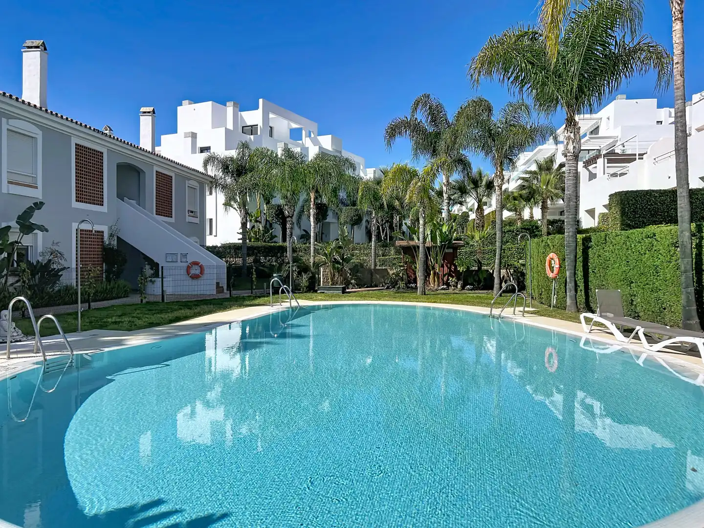 Piscina de Planta baixa en venda en Estepona amb Aire condicionat, Terrassa i Piscina