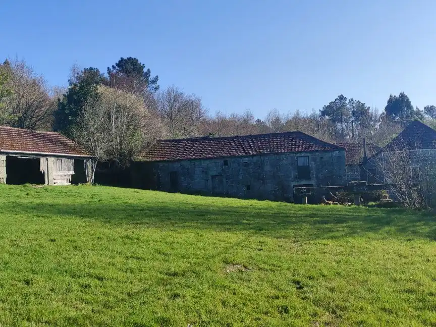 Vista exterior de Terreno en venta en O Irixo