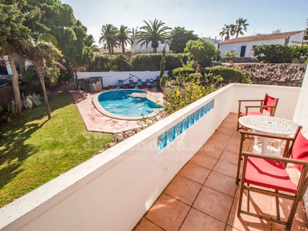 Terrassa de Casa o xalet en venda en Es Castell amb Aire condicionat, Jardí privat i Piscina