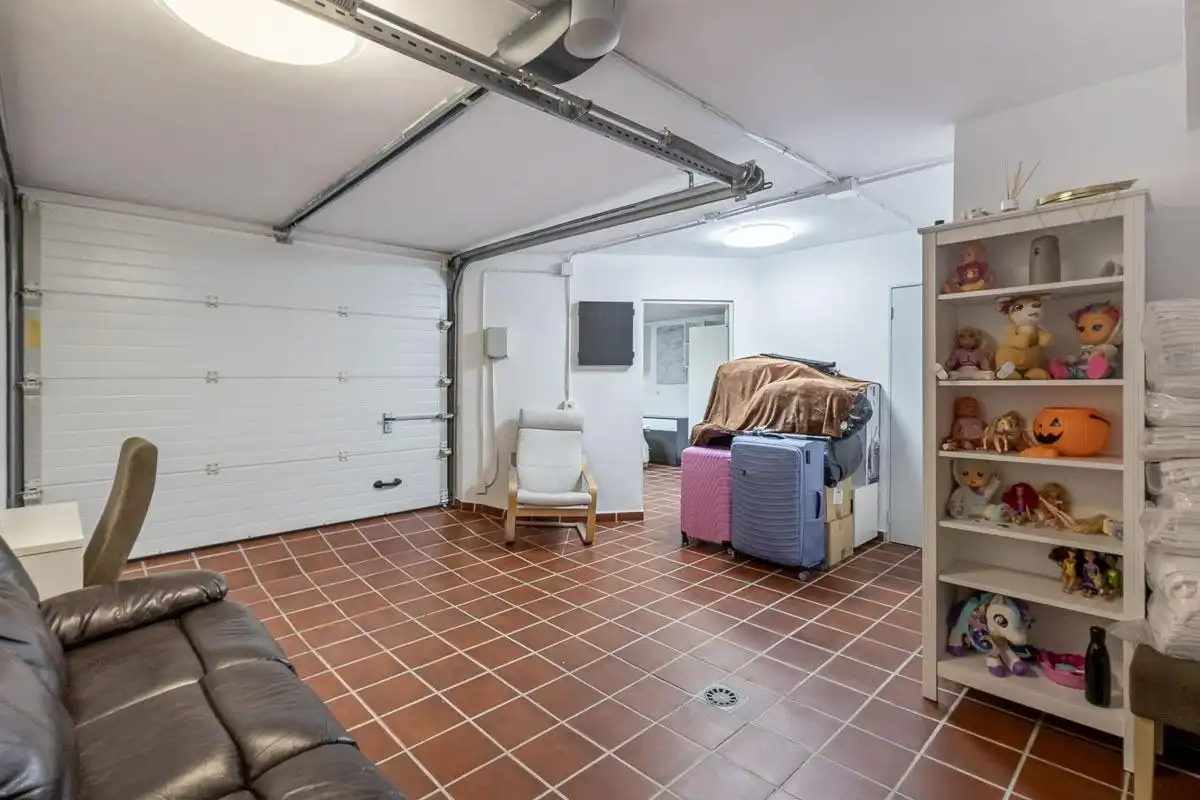 Detached homes for sale in Poniente