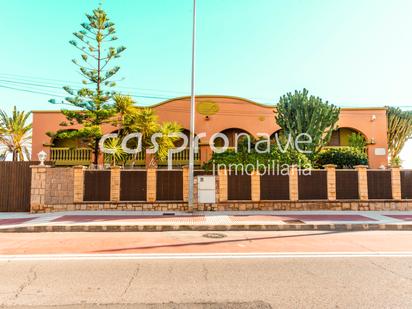 Vista exterior de Casa o xalet en venda en Benicasim / Benicàssim amb Calefacció, Jardí privat i Terrassa