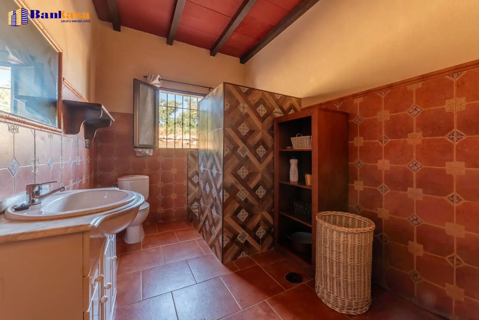 Baño de Finca rústica en venta en Antequera con Jardín privado, Piscina y Amueblado