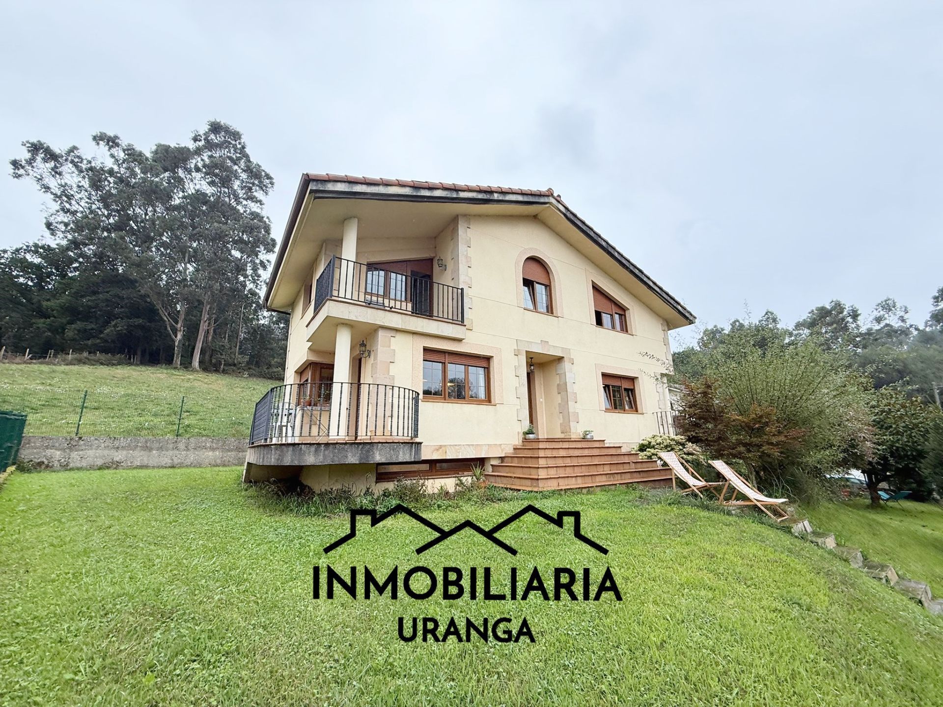 Vista exterior de Casa o chalet en venta en Liendo con Calefacción y Jardín privado