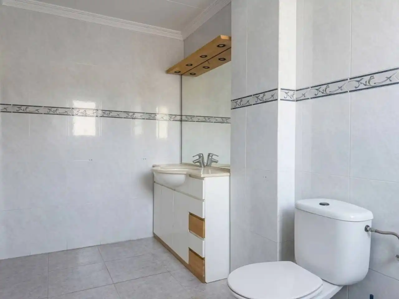 Bathroom of Flat for sale in Sant Joan de Vilatorrada  with Heating, Parquet flooring and Terrace