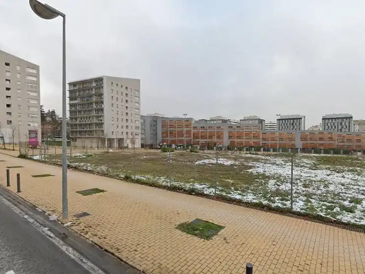 Terreno industrial en venta en  Pamplona / Iruña