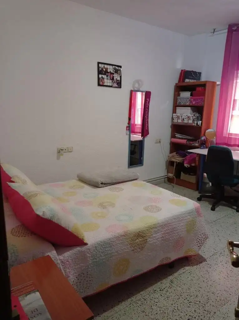 Schlafzimmer von Wohnung zur untervermieten in Granada mit Heizung und Möbliert