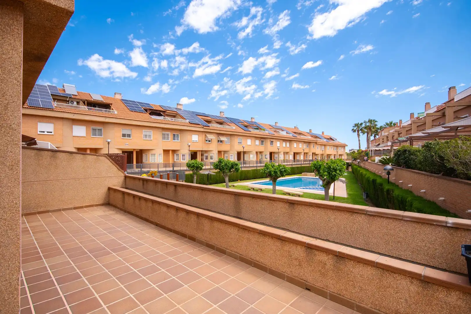 Jardín de Casa adosada en venta en Alicante / Alacant con Aire acondicionado, Balcón y Piscina comunitaria