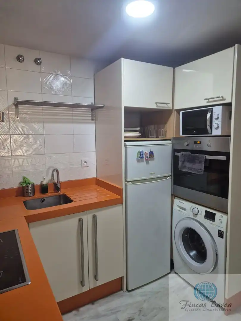 Küche von Wohnung zum Verkauf in Fuengirola mit Klimaanlage und Terrasse