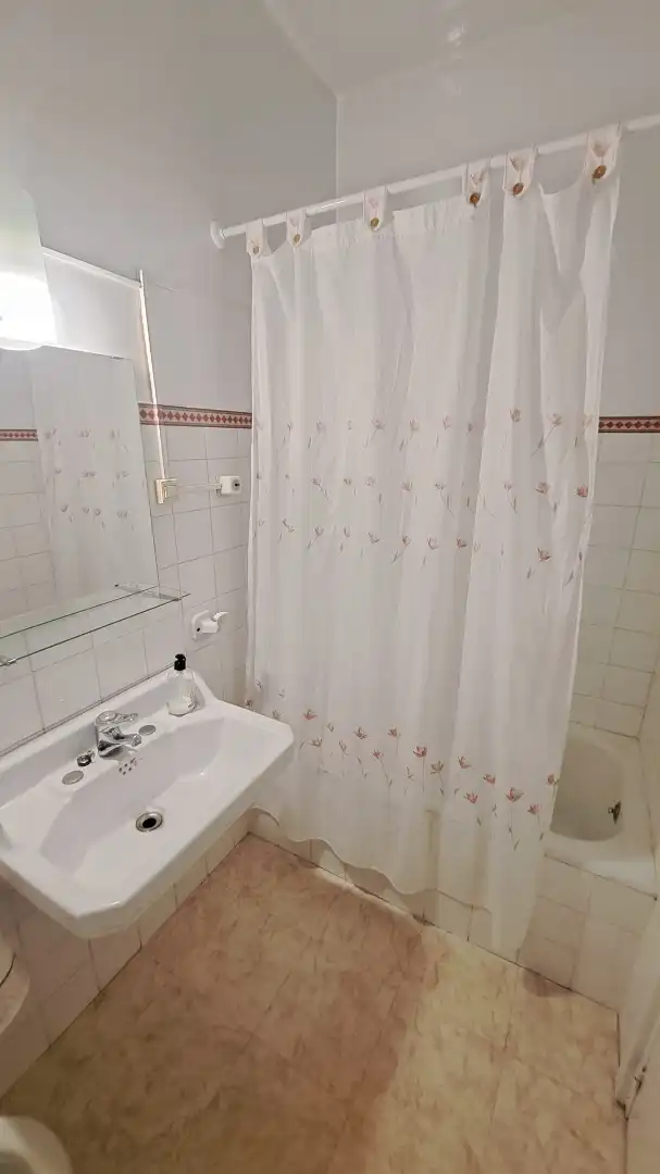 Badezimmer von Wohnung zum Verkauf in Bilbao  mit Heizung und Balkon