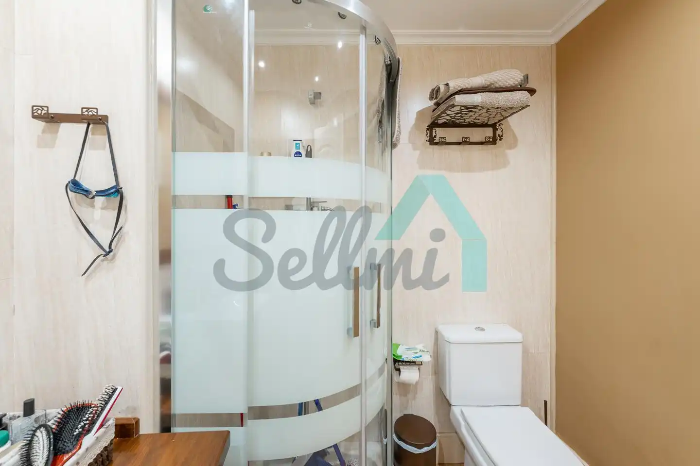 Badezimmer von Einfamilien-Reihenhaus zum Verkauf in Vegadeo mit Heizung, Privatgarten und Terrasse