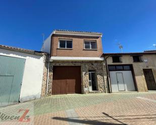 Vista exterior de Casa o xalet en venda en Morales del Vino amb Calefacció, Jardí privat i Parquet