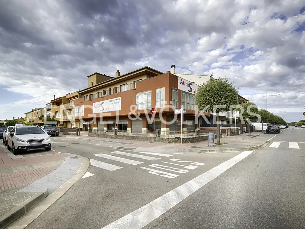 Local comercial en venta en Vilamalla, imagen 2