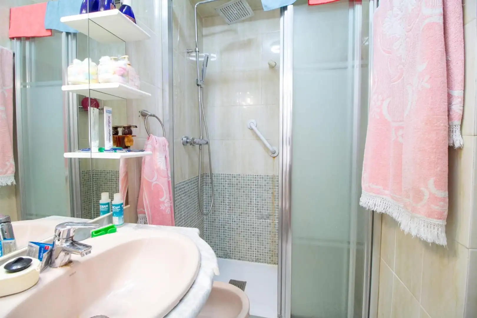 Baño de Apartamento en venta en Madrid con Calefacción y Parquet