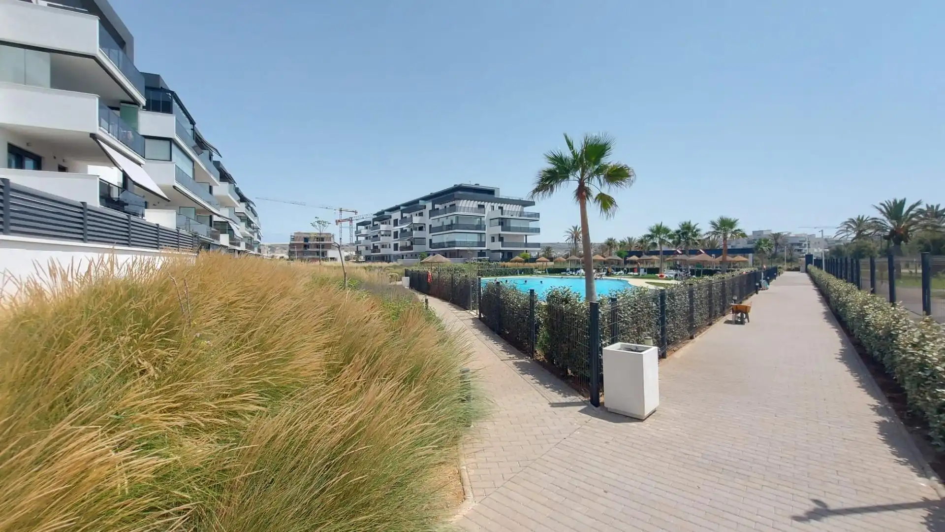 Vista exterior de Apartament de lloguer en El Ejido amb Aire condicionat, Terrassa i Moblat