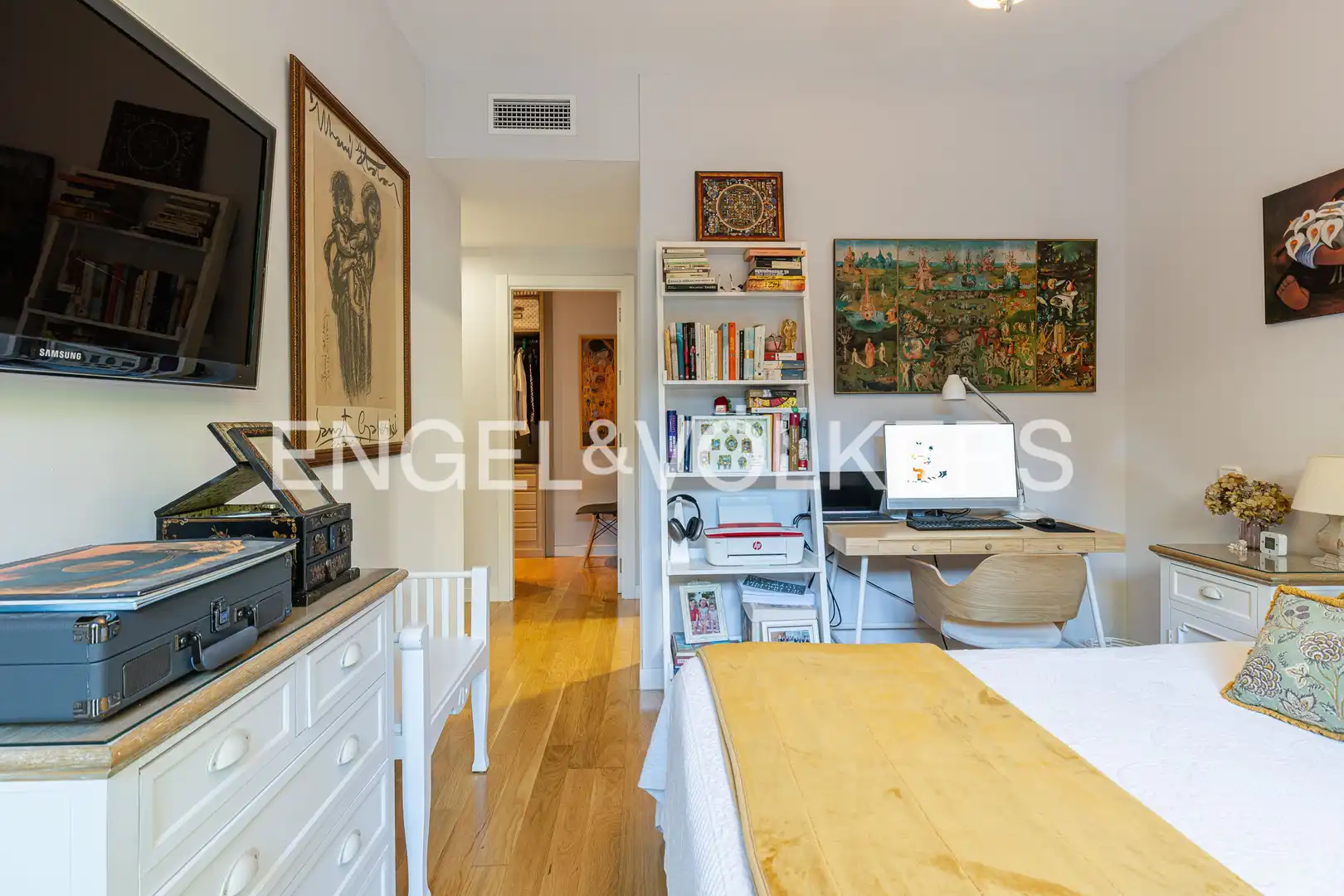 Bedroom of Flat for sale in Zona Monte El Pilar