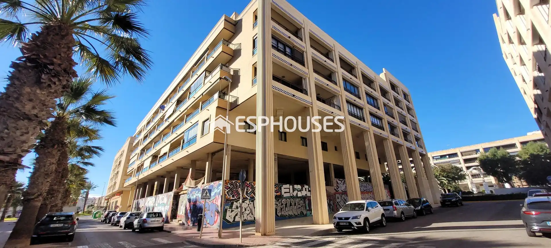 Local comercial en venta en Guardamar Playa