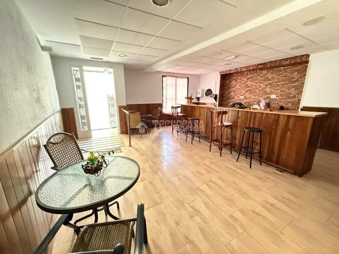 Local commercial à vendre à Martos