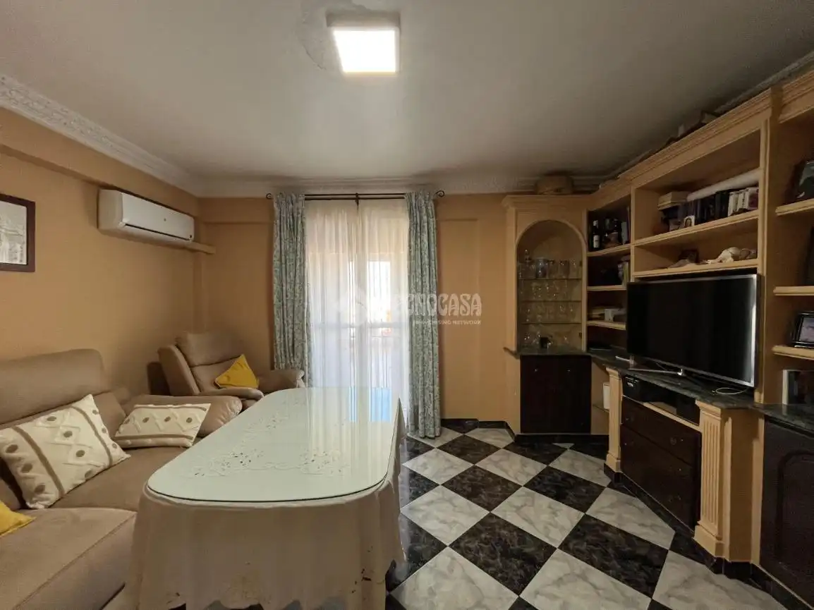 Habitación de Piso en venta en Carmona, Sevilla