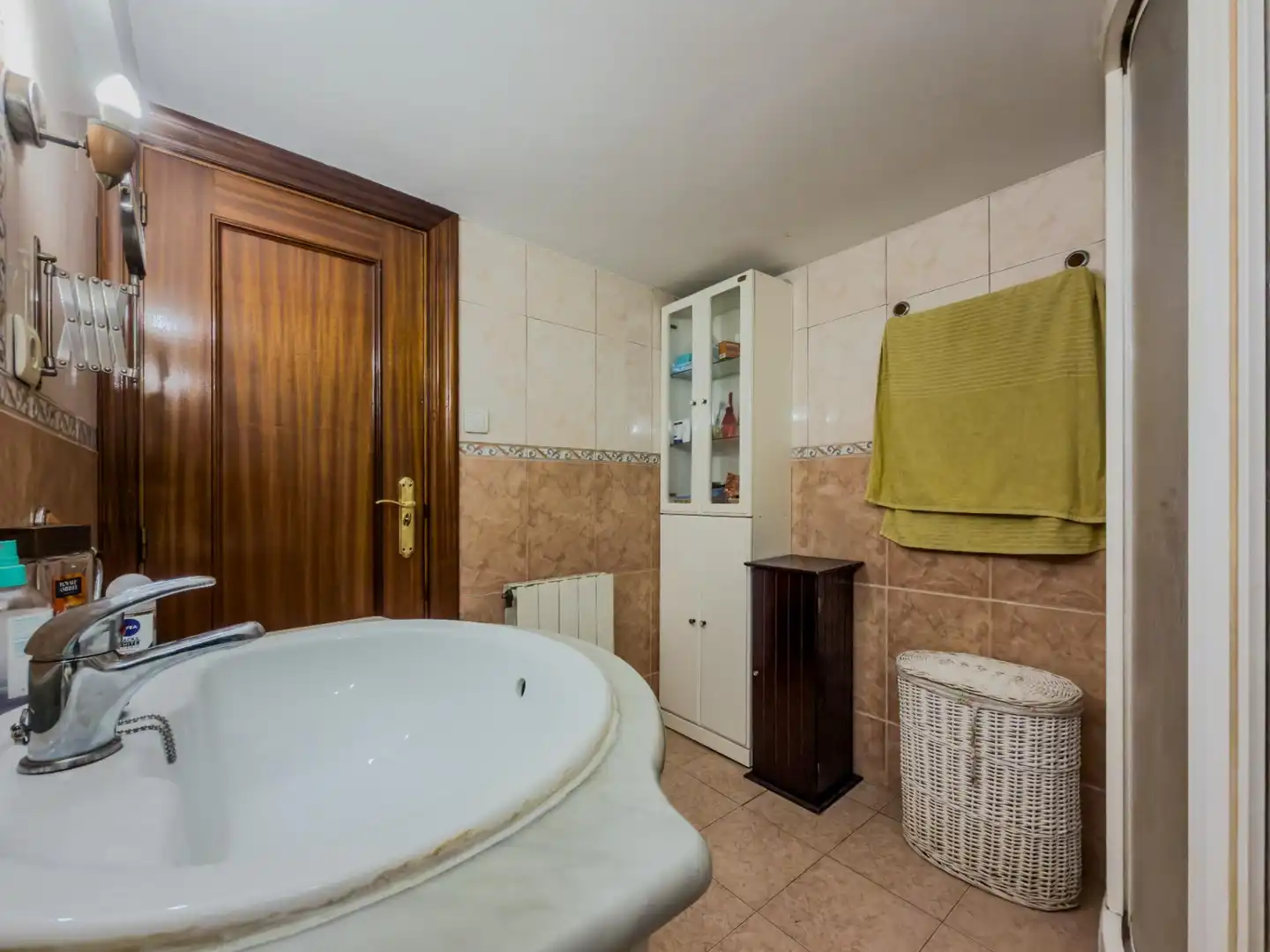 Baño de Casa adosada en venta en Merindad de Valdeporres con Calefacción