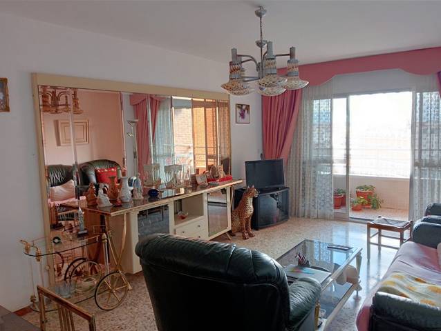 Piso en Venta en Calle Pinos en La Victoria