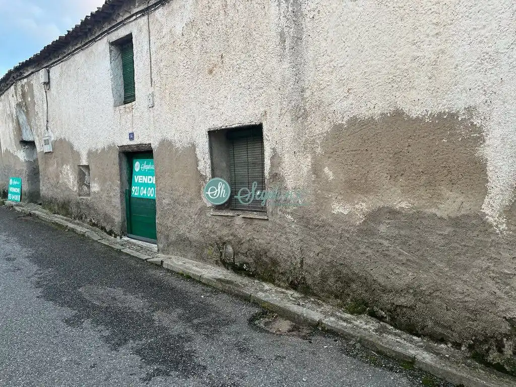Exterior view of Houses for sale in Segovia