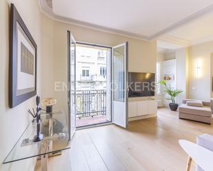 Exterior view of Apartment to rent in  Madrid Capital  with Air Conditioner, Heating and Terrace