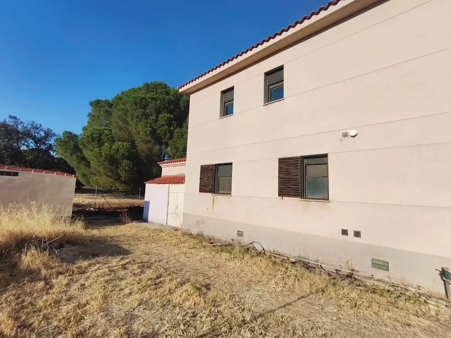 Vista exterior de Casa o xalet en venda en Casar de Cáceres amb Terrassa i Piscina