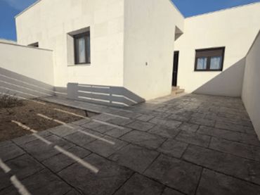 Terraced house with pool to rent in C. Velazquez