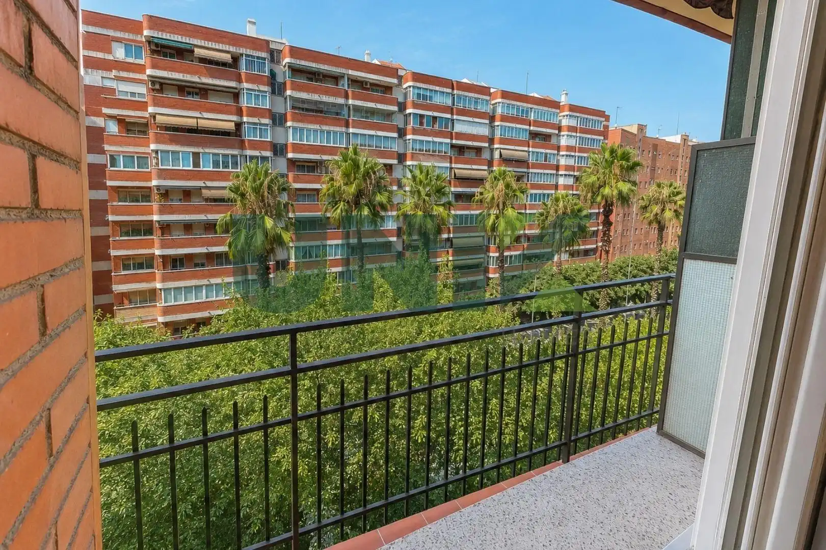 Außenansicht von Wohnung zum Verkauf in Barcelona mit Klimaanlage und Terrasse