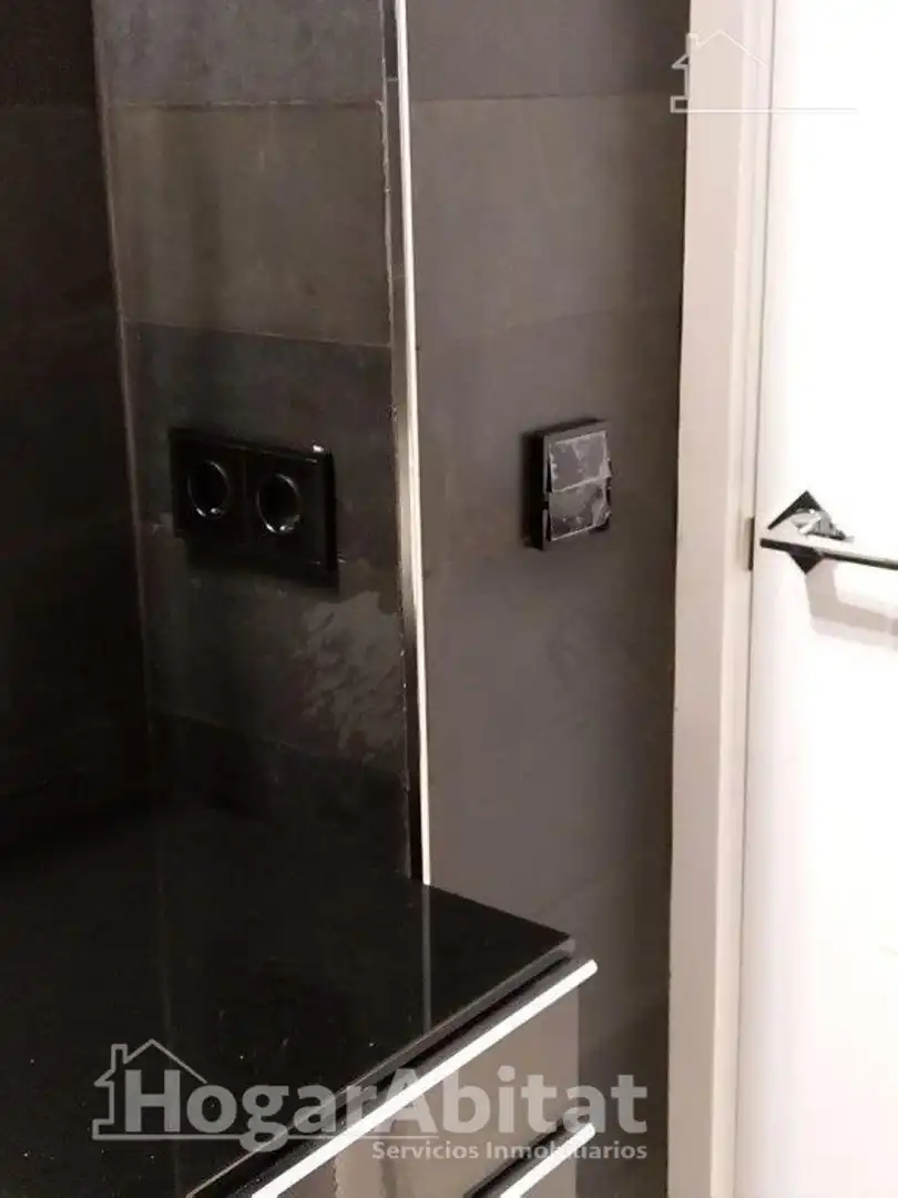 Baño de Piso en venta en Valencia con Aire acondicionado