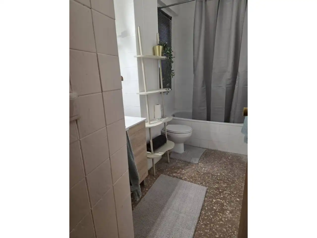 Baño de Piso de alquiler en Cocentaina con Aire acondicionado y Amueblado