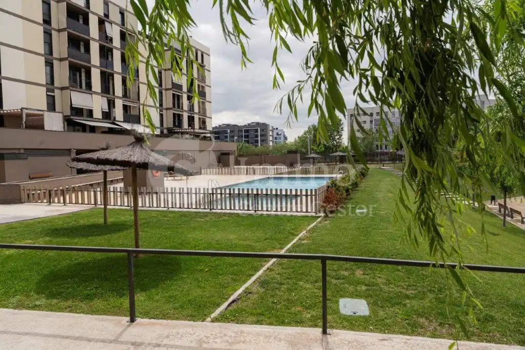 Piscina de Ático en venta en Lleida con Aire acondicionado, Calefacción y Parquet