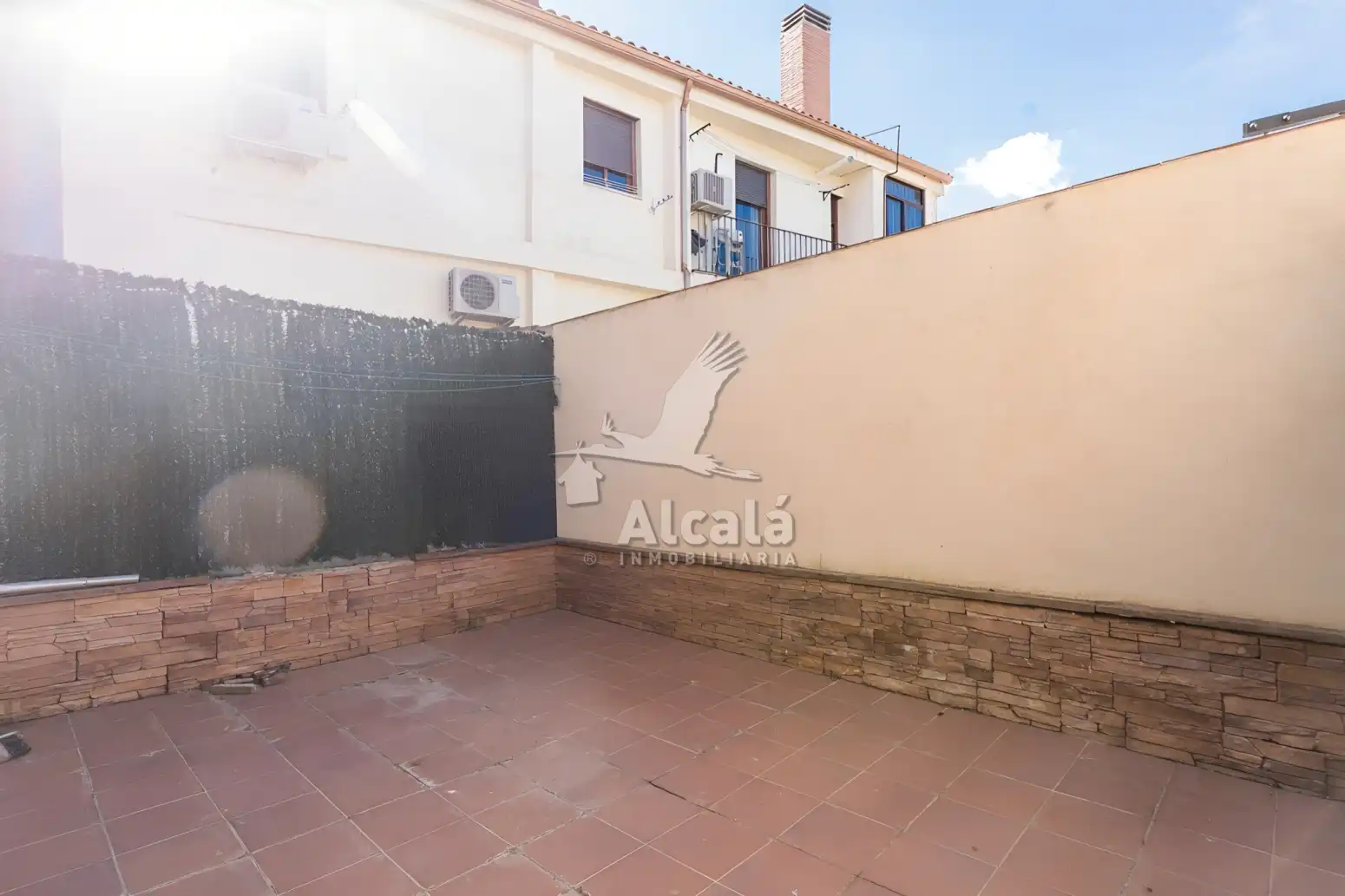 Vista exterior de Piso en venta en Meco con Calefacción, Parquet y Amueblado