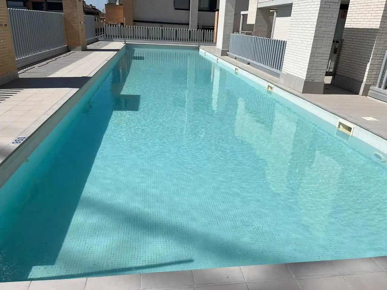 Schwimmbecken von Wohnung zur Miete in  Zaragoza Capital mit Klimaanlage, Heizung und Terrasse