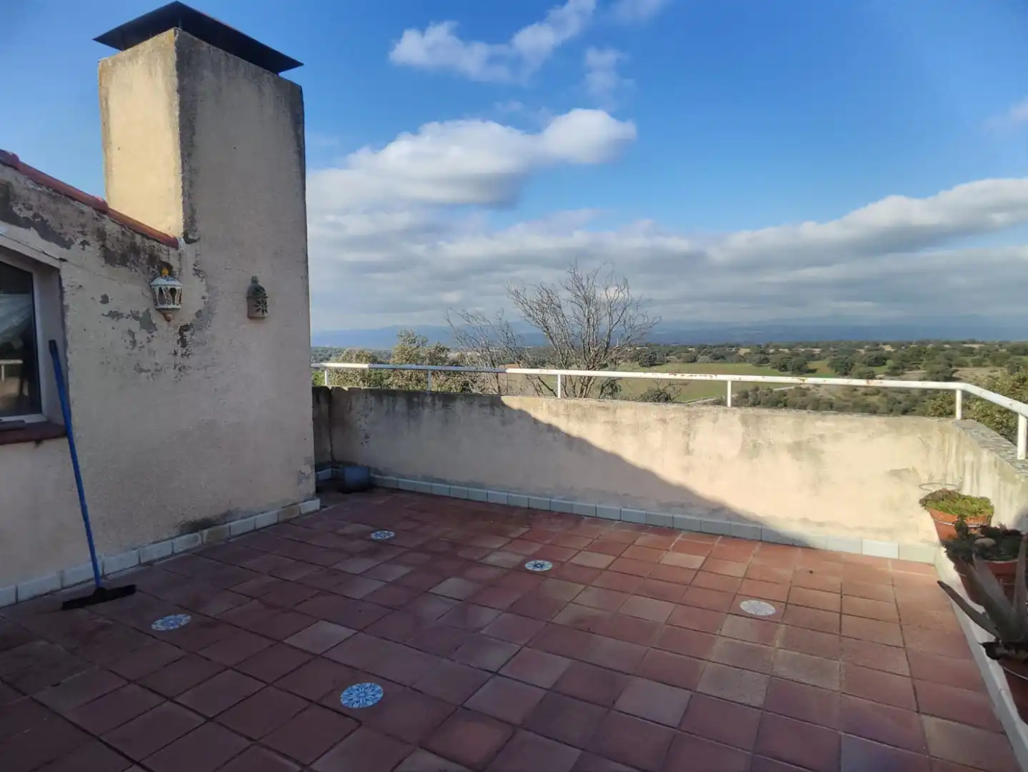 Terrassa de Casa o xalet en venda en Sevilla la Nueva amb Calefacció, Jardí privat i Terrassa