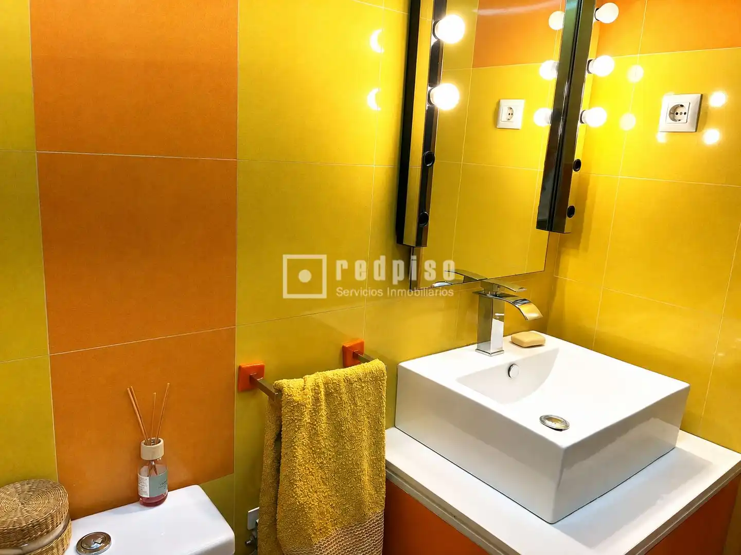 Baño de Piso en venta en Madrid con Aire acondicionado, Calefacción y Jardín privado