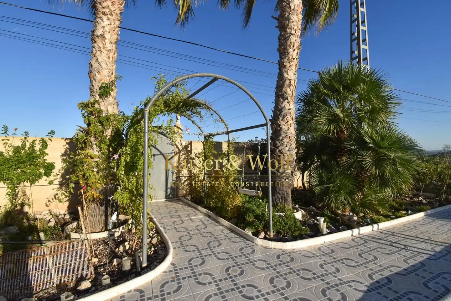 Vista exterior de Casa o xalet en venda en Albatera amb Aire condicionat, Piscina i Moblat