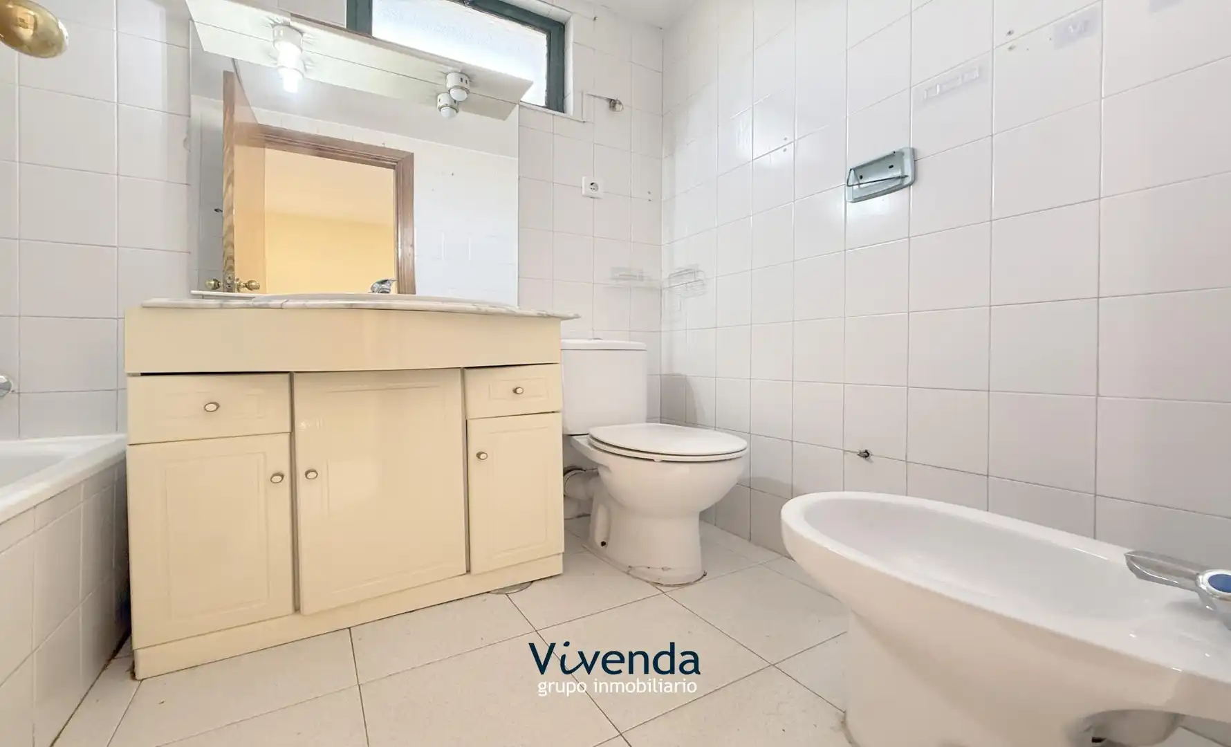 Baño de Casa adosada en venta en Madrid con Aire acondicionado, Calefacción y Trastero