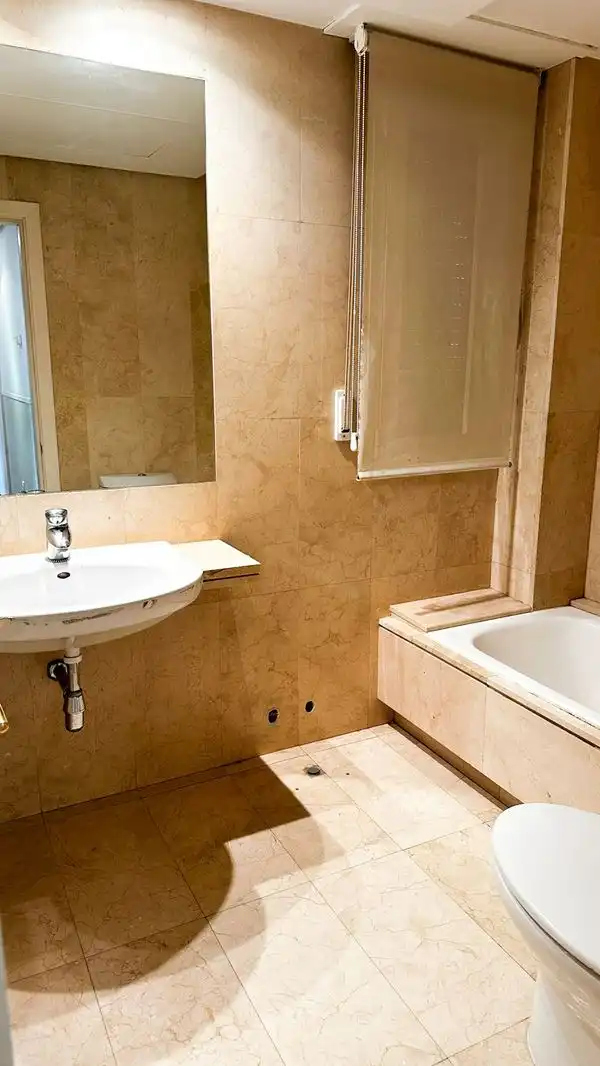 Baño de Piso de alquiler en Madrid con Aire acondicionado, Jardín privado y Trastero