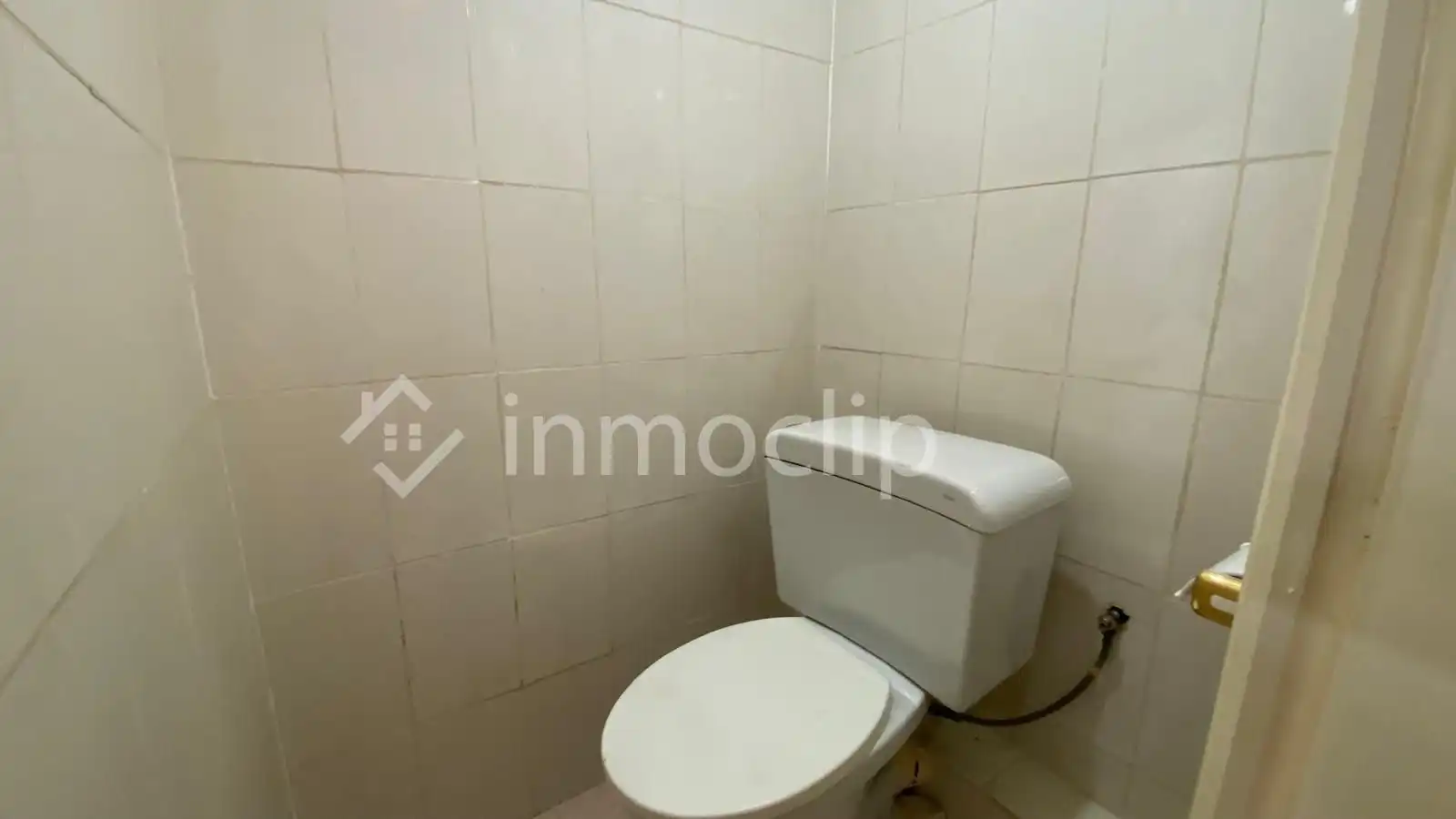 Bathroom of Commercial properties for rent in Salamanca