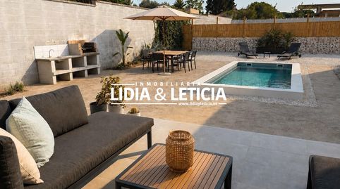 Chalet  independiente con gran parcela, piscina y amplios espacios exteriores Oromana, Alcalá de Guadaíra, imatge 2