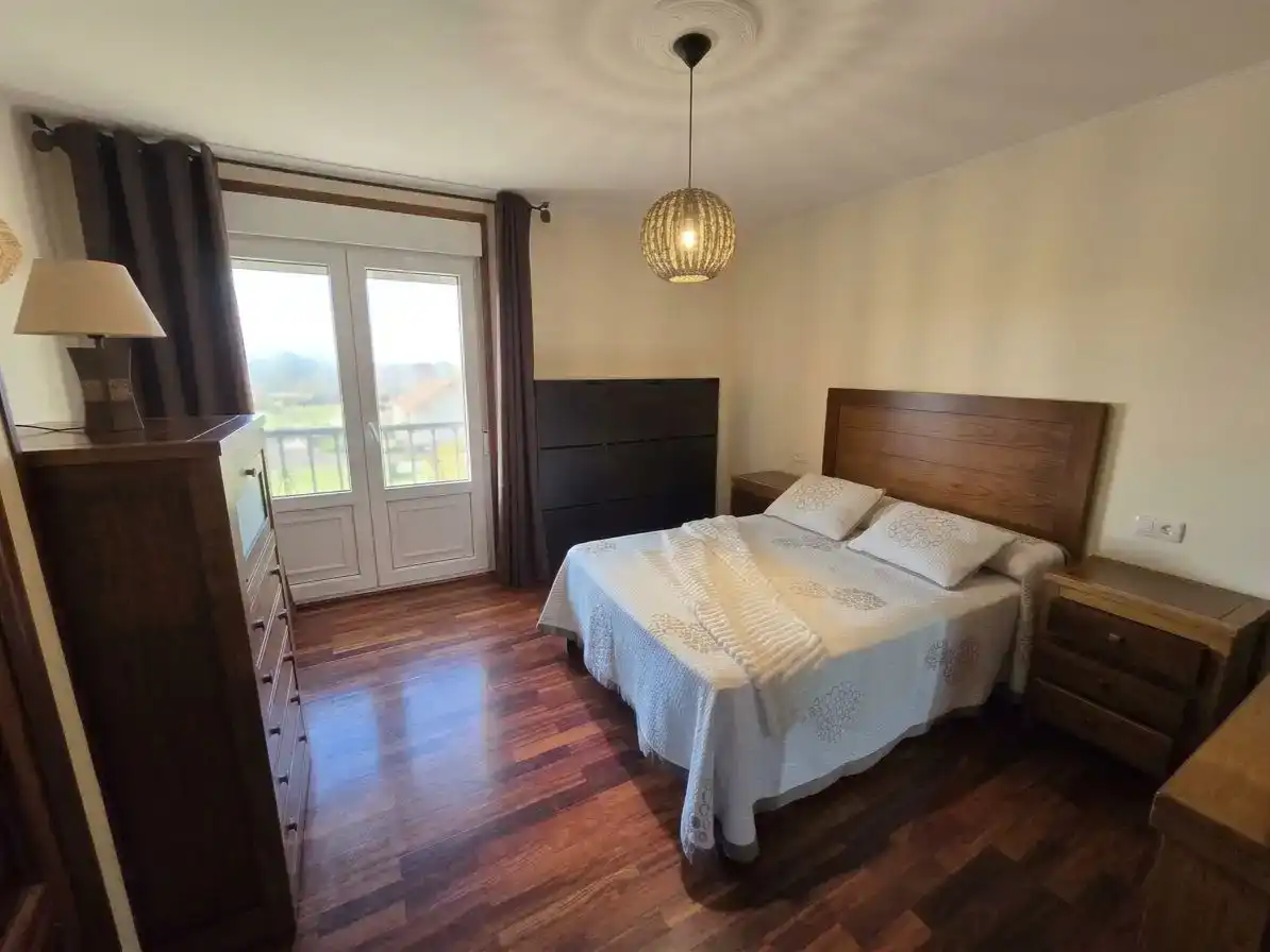 Habitación de Piso en venta en Carballo con Piscina y Balcón