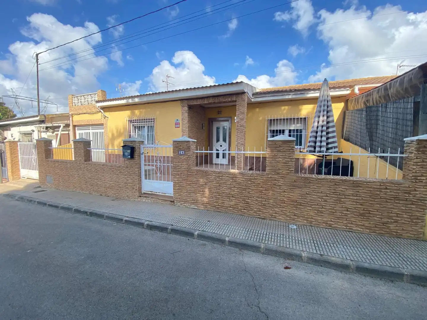 Adossat amb jardí en venda a Roda