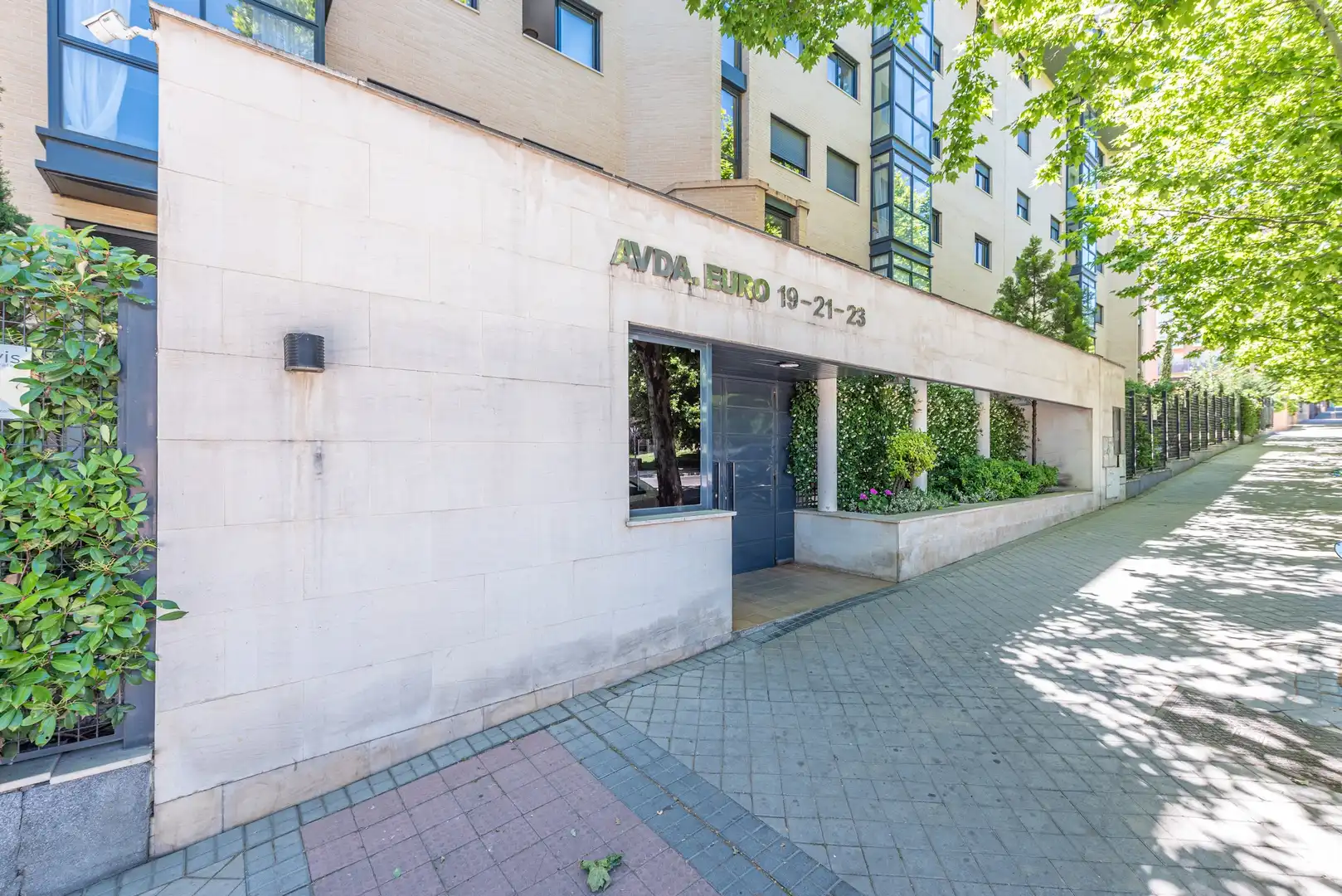Vista exterior de Piso en venta en Madrid con Trastero