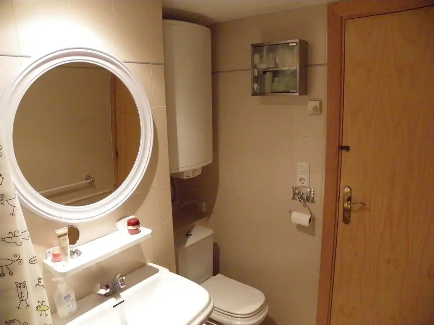 Bathroom of Flat for sale in Jaca  with Parquet flooring, Storage room and Furnished