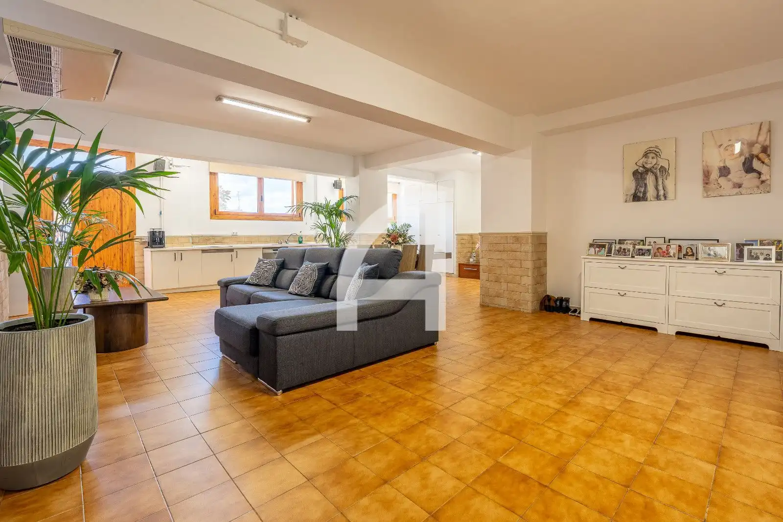 Sala de estar de Casa o chalet en venta en Molins de Rei con Aire acondicionado, Calefacción y Terraza